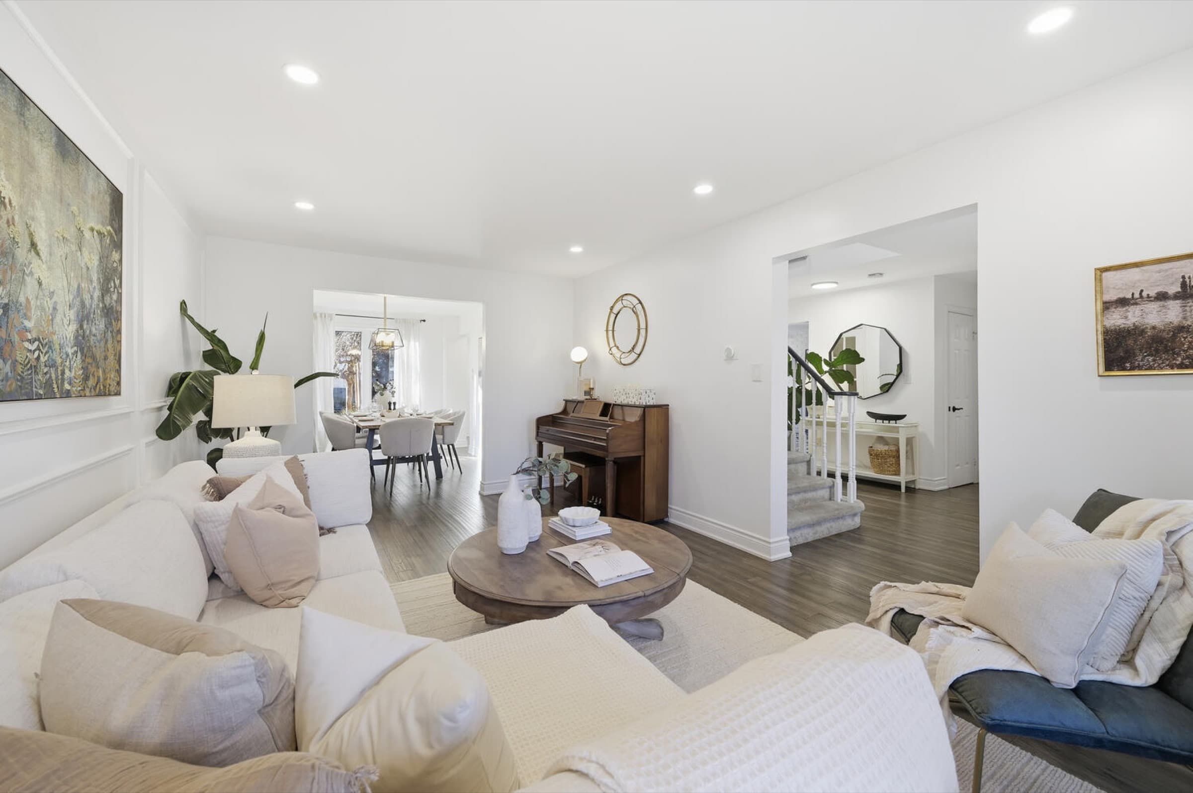 Recent listing, living room